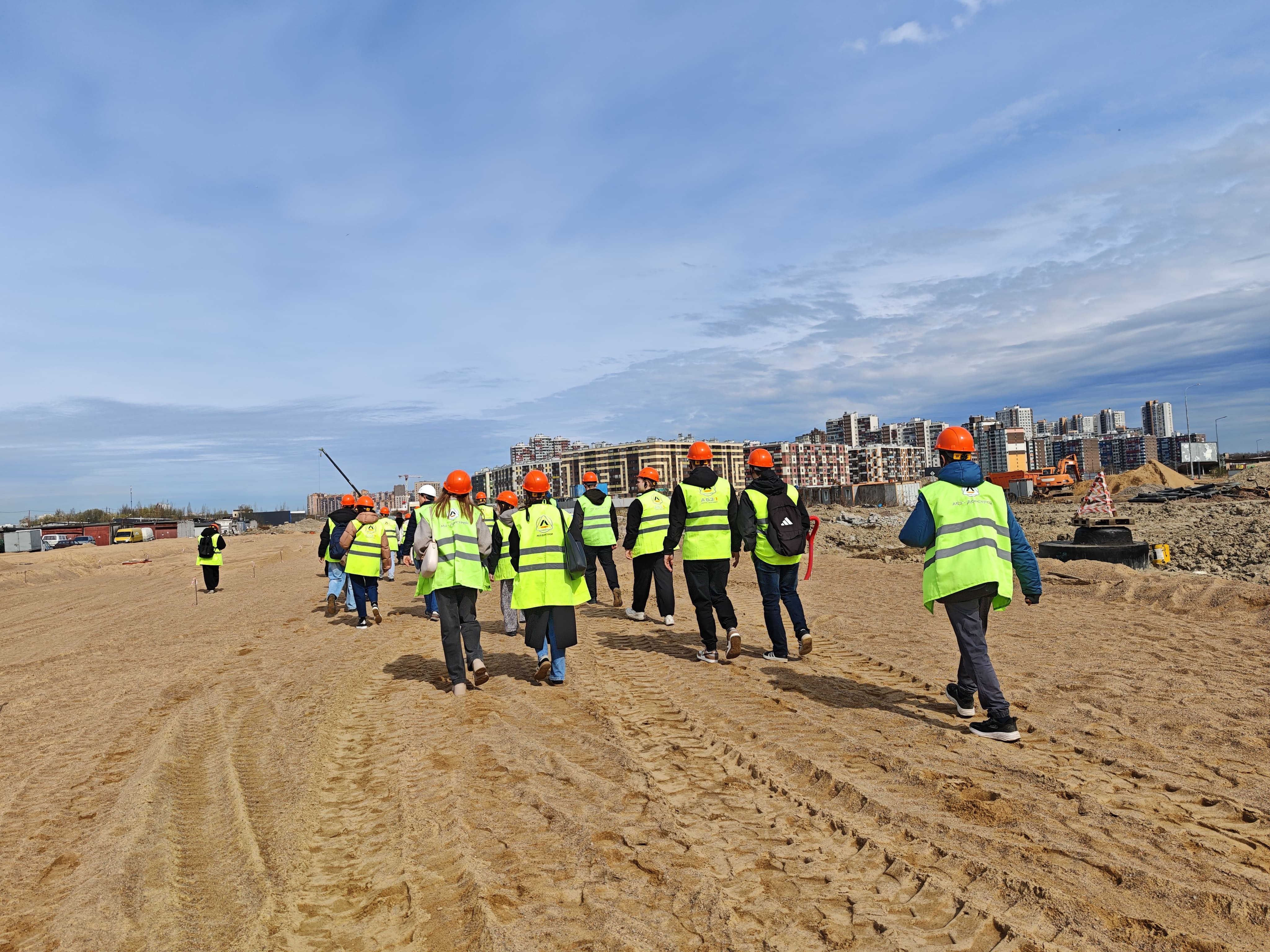 Студентам провели экскурсию по ТПУ «Кудрово»